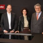 Miele Geschäftsführung, Dr. Markus Miele, Rebecca Steinhage und Dr. Reinhard Zinkann (v. l.)
