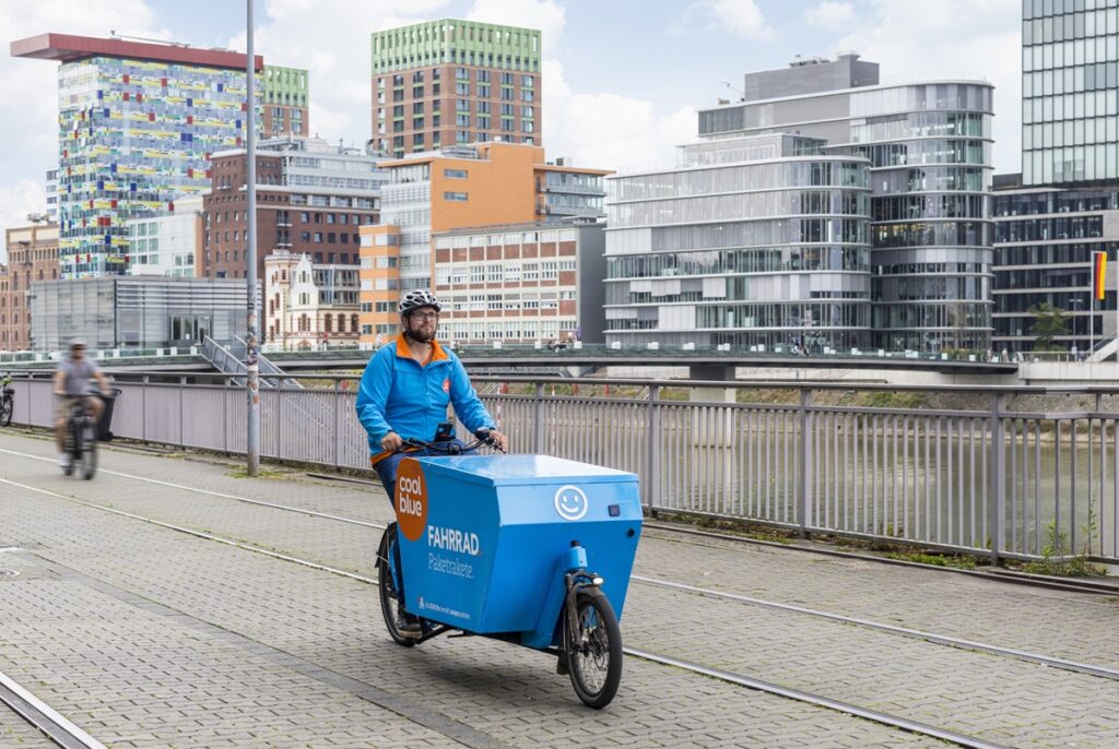 Coolblue jetzt mit Fahrradkurier in deutschen Metropolen.