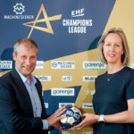 David Szlezak und Ante Zankt beim Abschluss des Sponsorvertrags zwischen Gorenje und der Machineseeker EHF Champions League.