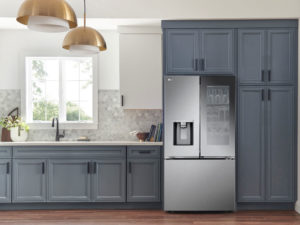 Neues Samsung Instaview Kühlgerät auf der CES 2023 vorgestellt.