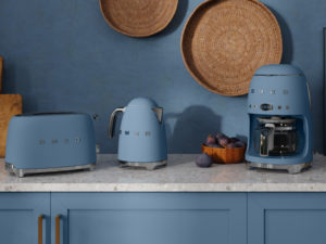 Smeg präsentiert neue Küchenserie in Storm Blue