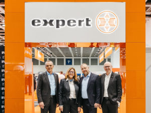 Vorstand der expert SE (v.l.n.r.: Dr. Stefan Müller, Daniela Schreckling, Holger Pöppe, Christoph Komor)