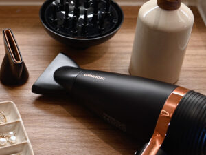 Haar- und Bartstyling für warme Tage mit Grundig