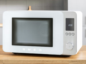 Neue Kombi-Tisch-Mikrowelle von Smeg
