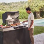 Großes Kaufinteresse an Outdoor-Küchen wie hier zum Beispiel das Programm von Miele.